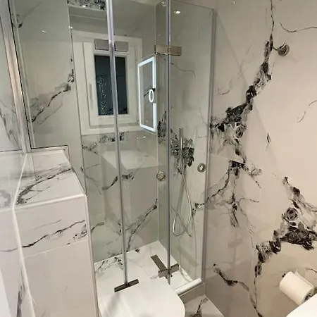 Luxury Next To Agias Sofias * Thessaloniki